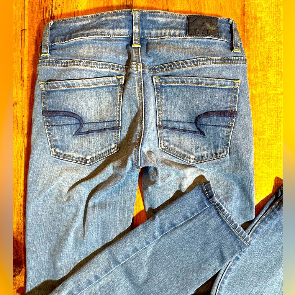 AE American Eagle Super Stretch Jegging Ankle. Size 0. Medium Blue